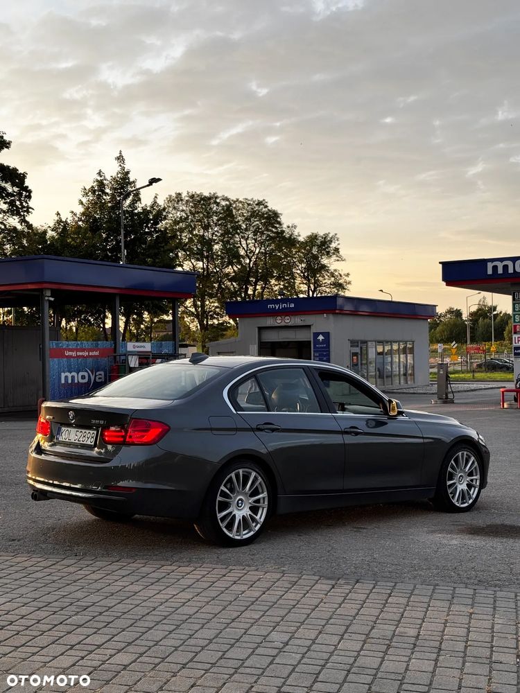 BMW Seria 3 328i Luxury Line - 11