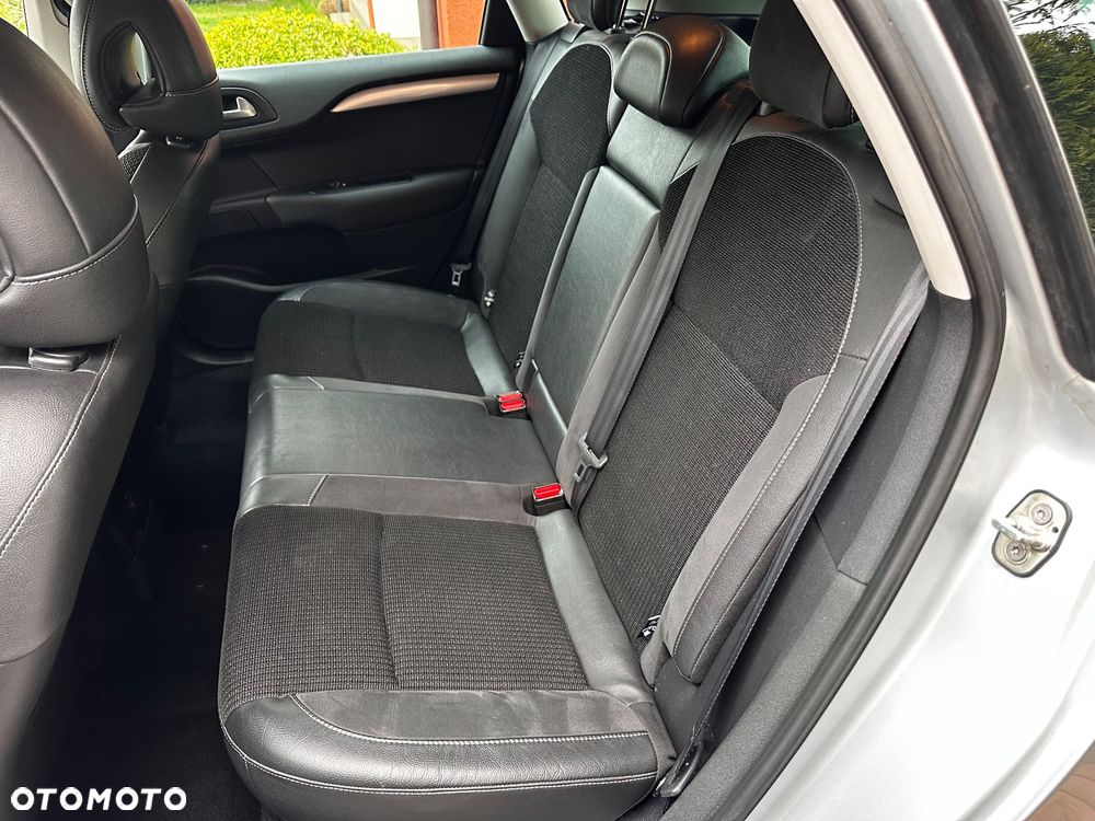 Citroën C4 VTi 120 Exclusive - 34