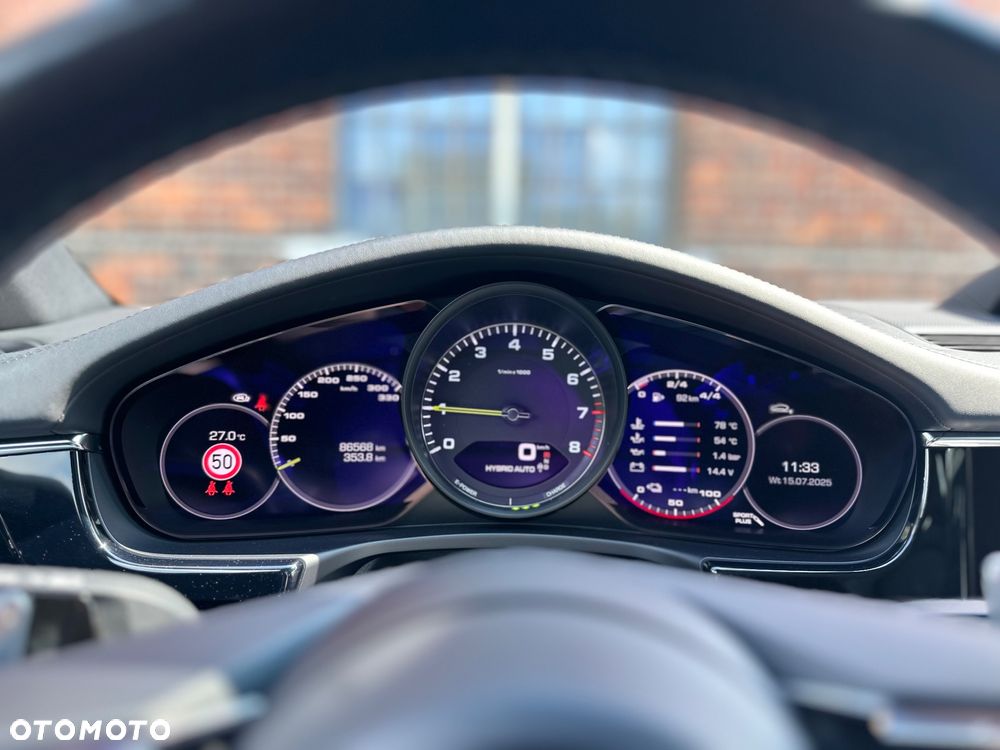 Porsche Panamera 4S - 18