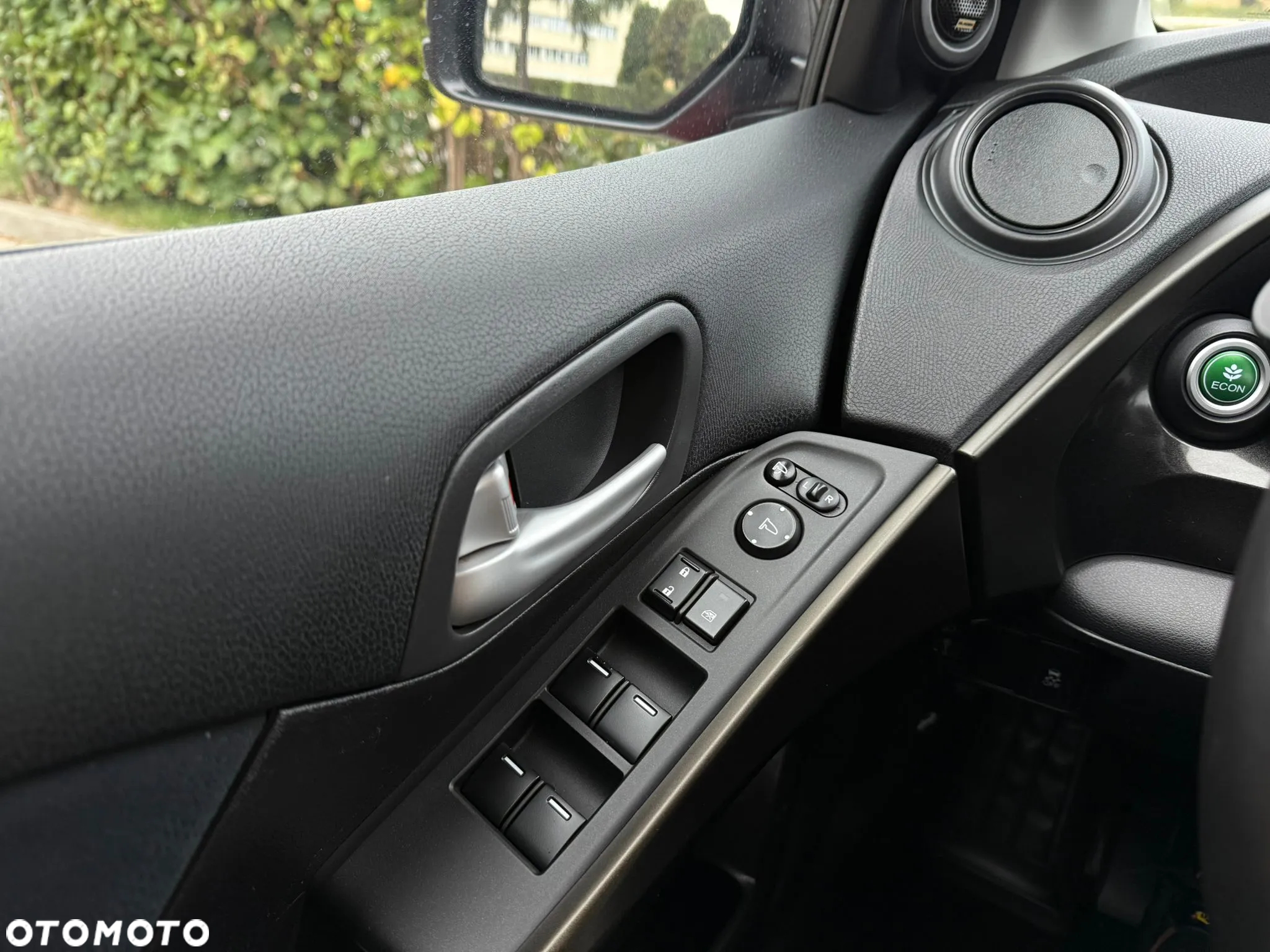 Honda Civic 1.8 i-VTEC Executive Black Edition - 33