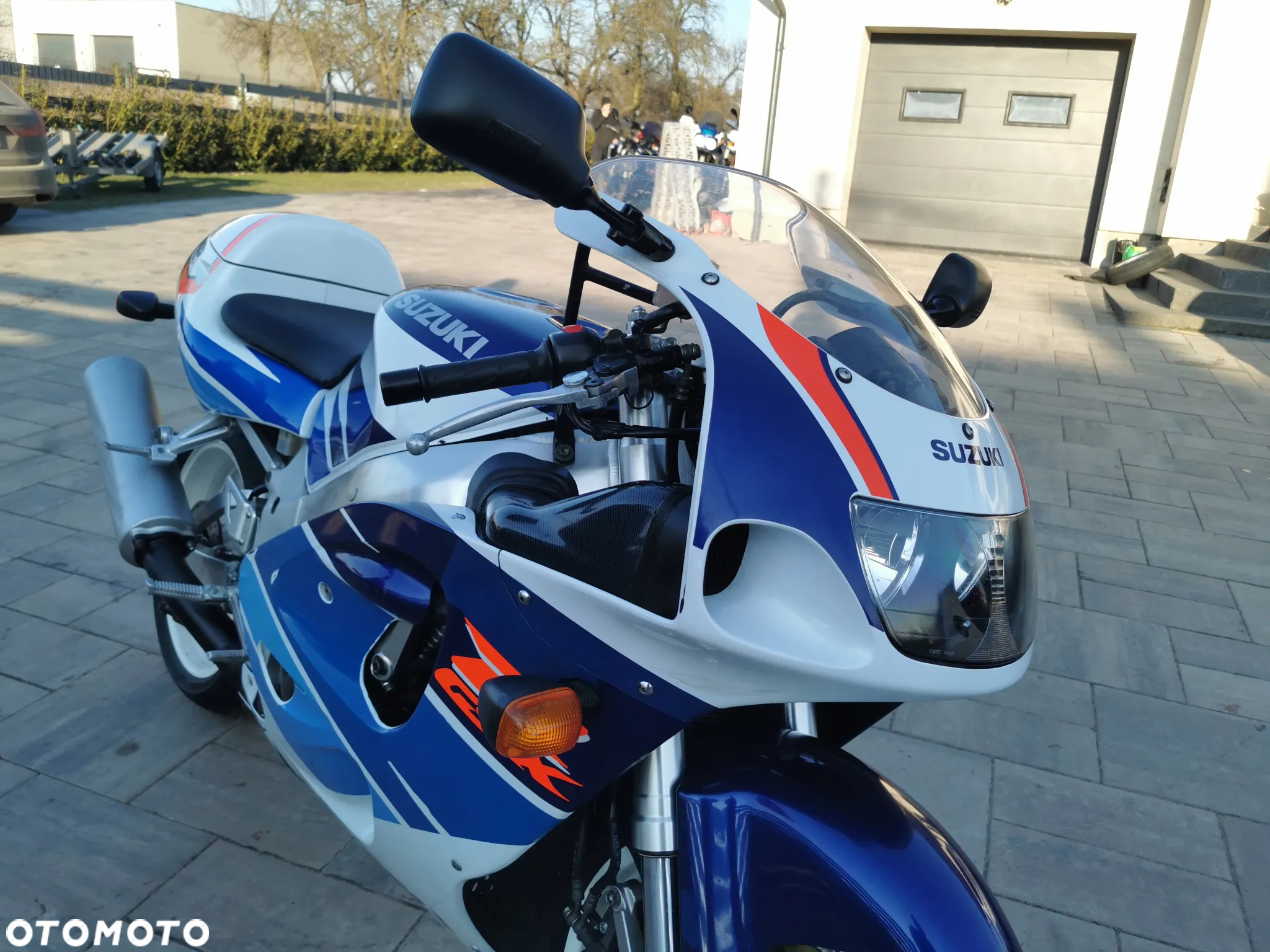 Suzuki GSX-R - 23