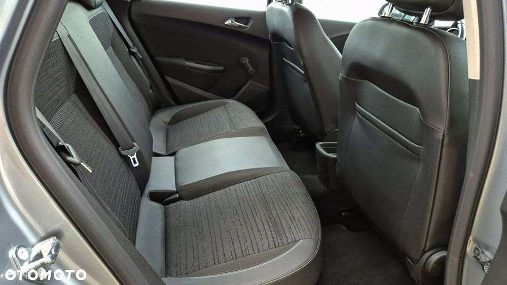 Opel Astra 1.4 Turbo Selection - 19