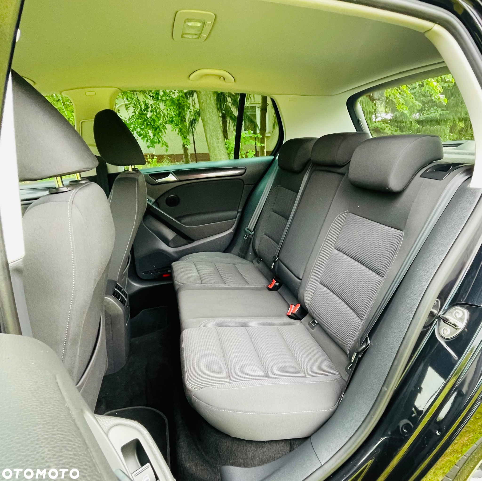 Volkswagen Golf 1.6 TDI BlueMotion Technology Comfortline - 22