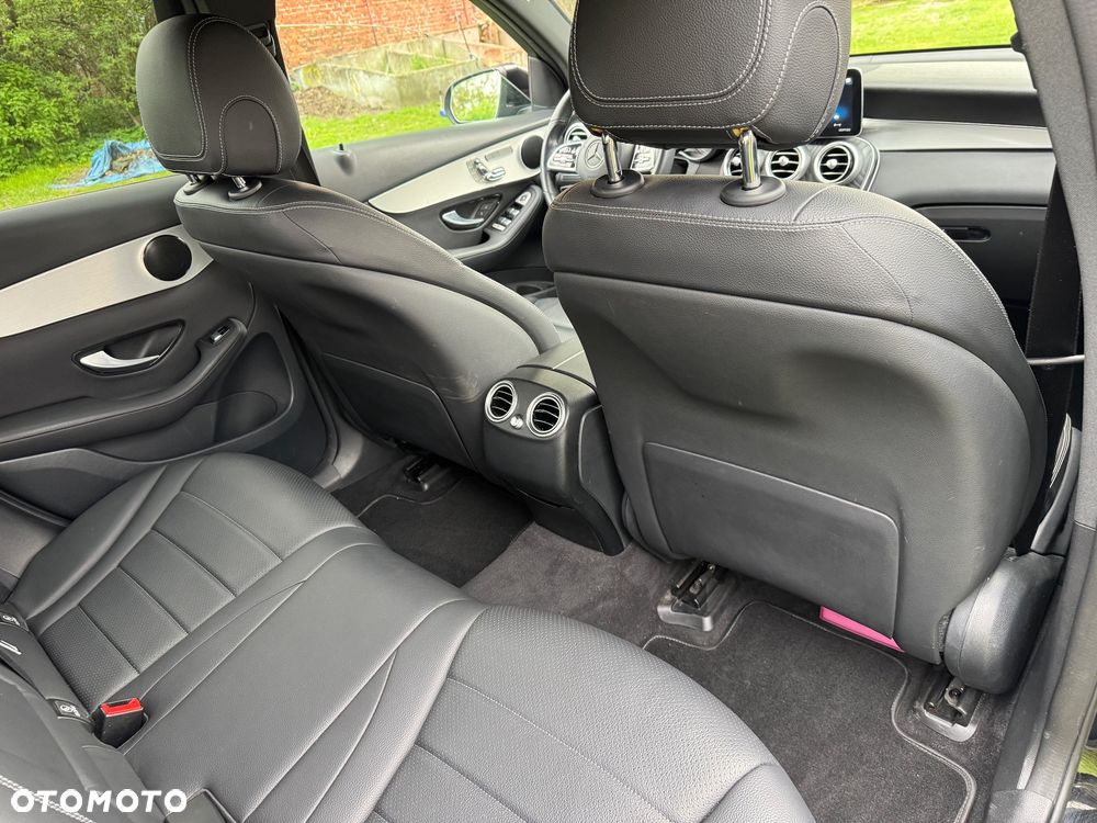 Mercedes-Benz GLC 300 4Matic 9G-TRONIC Exclusive - 30