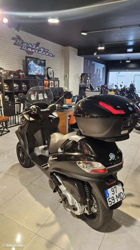 Piaggio MP3 - 7