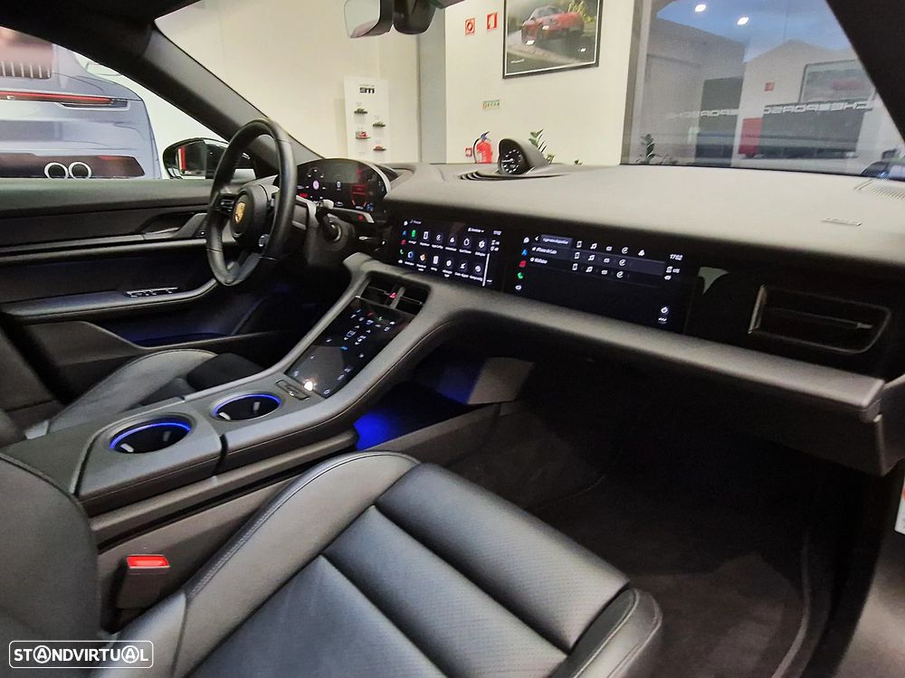 Porsche Taycan Standard - 25