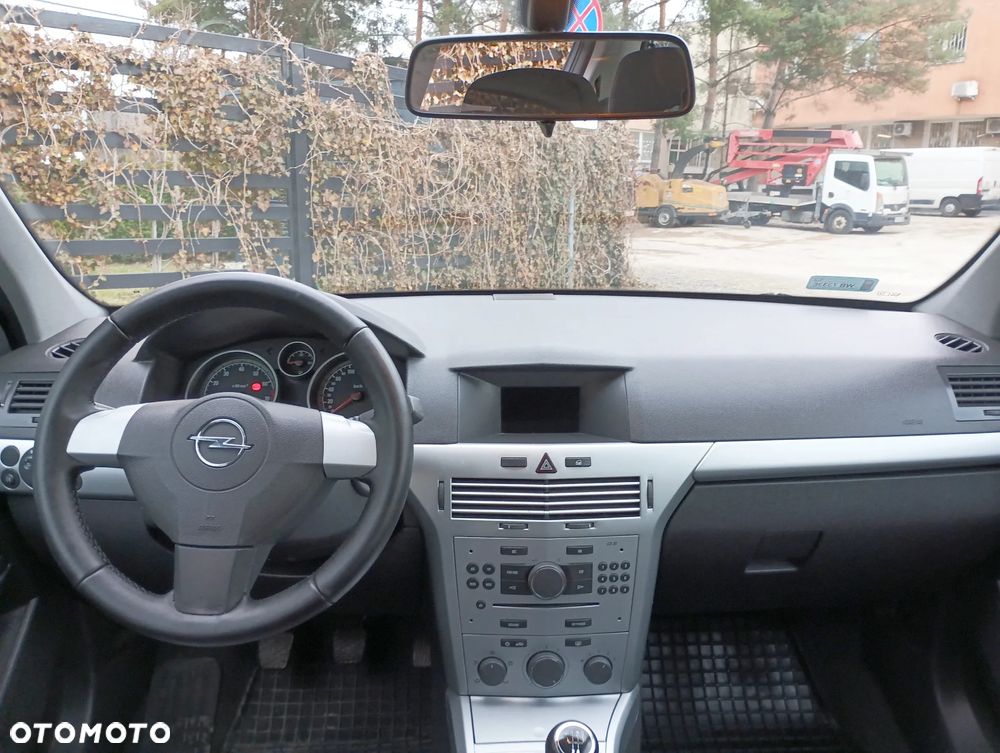 Opel Astra 1.6 Enjoy - 11