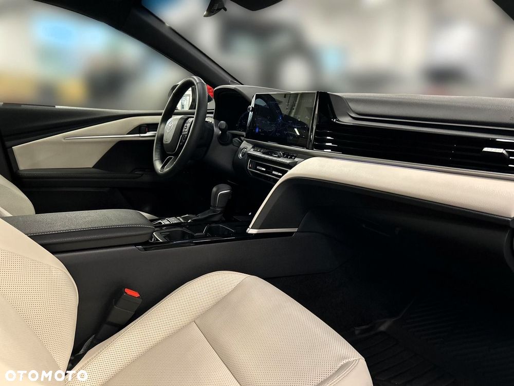 Toyota Camry - 11