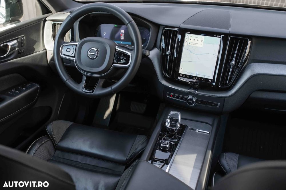 Volvo XC 60 B4 D AWD Plus Dark - 8