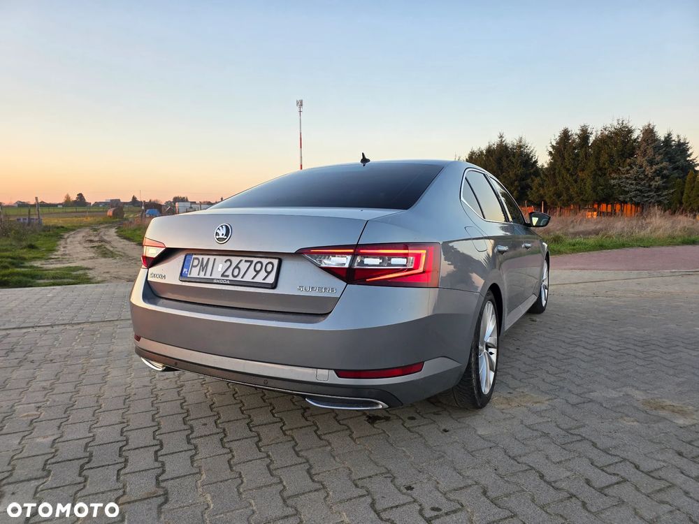 Skoda Superb 2.0 TDI Style DSG - 4