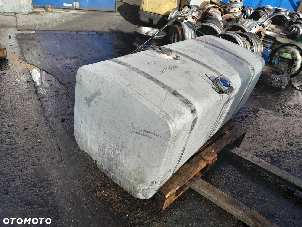Zbiornik paliwa ALUMINIOWY SCANIA R V8 164cm. / 70cm. / 68cm. 700L - 2