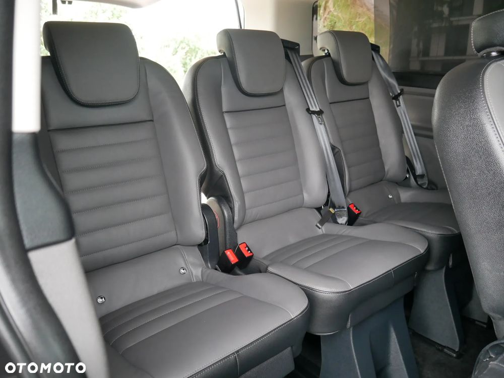 Ford Tourneo Custom 320 L2H1 VA Autm Titanium - 24