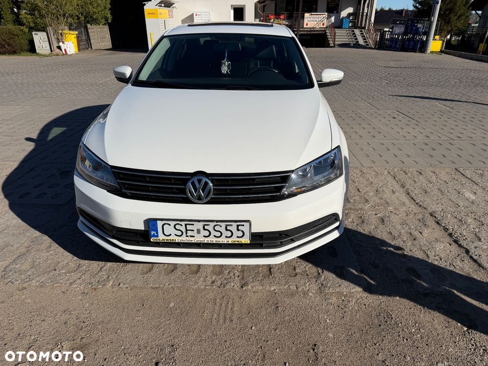 Volkswagen Jetta - 4