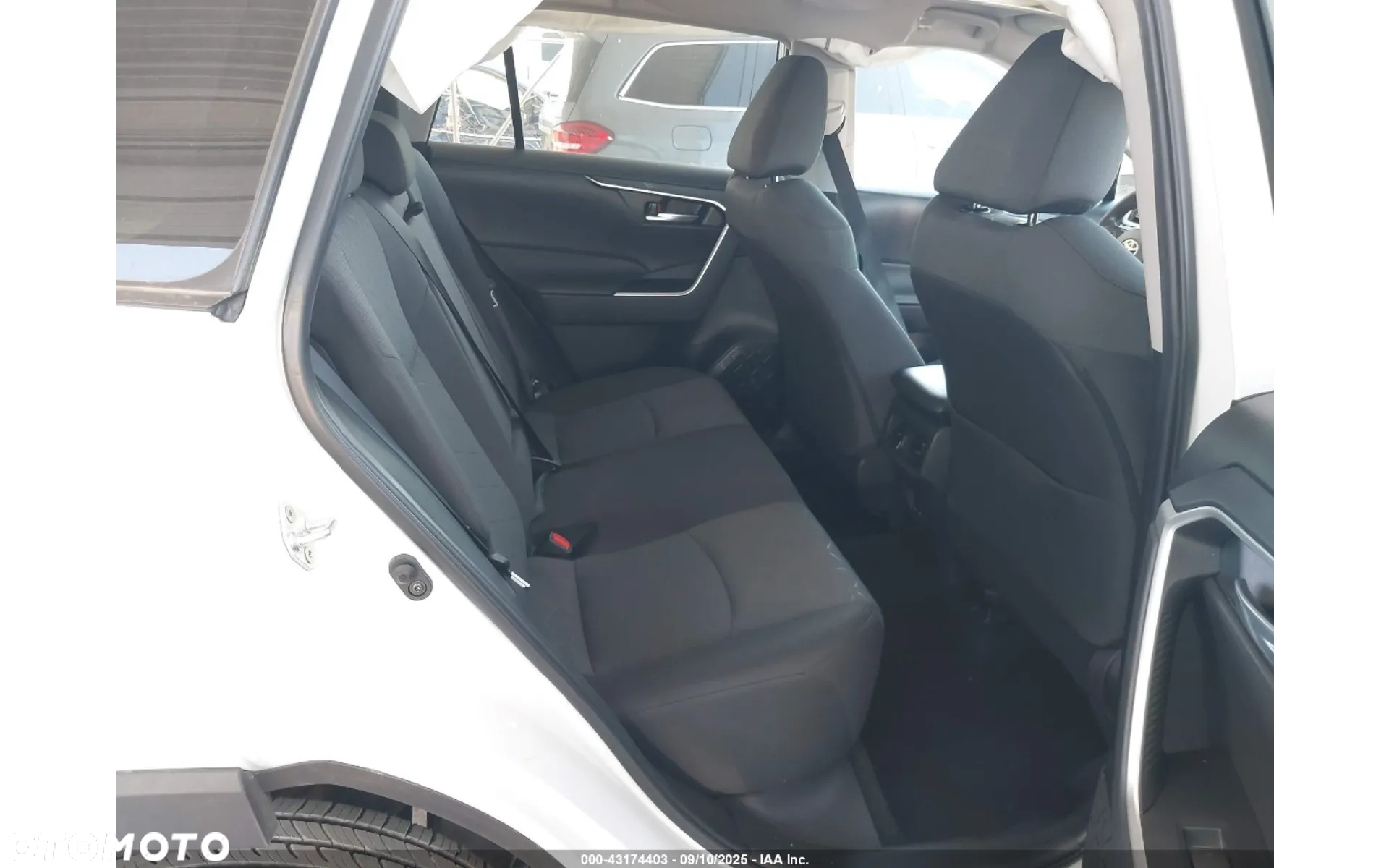 Toyota RAV4 - 12
