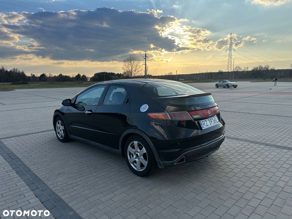 Honda Civic 1.8 Comfort - 5