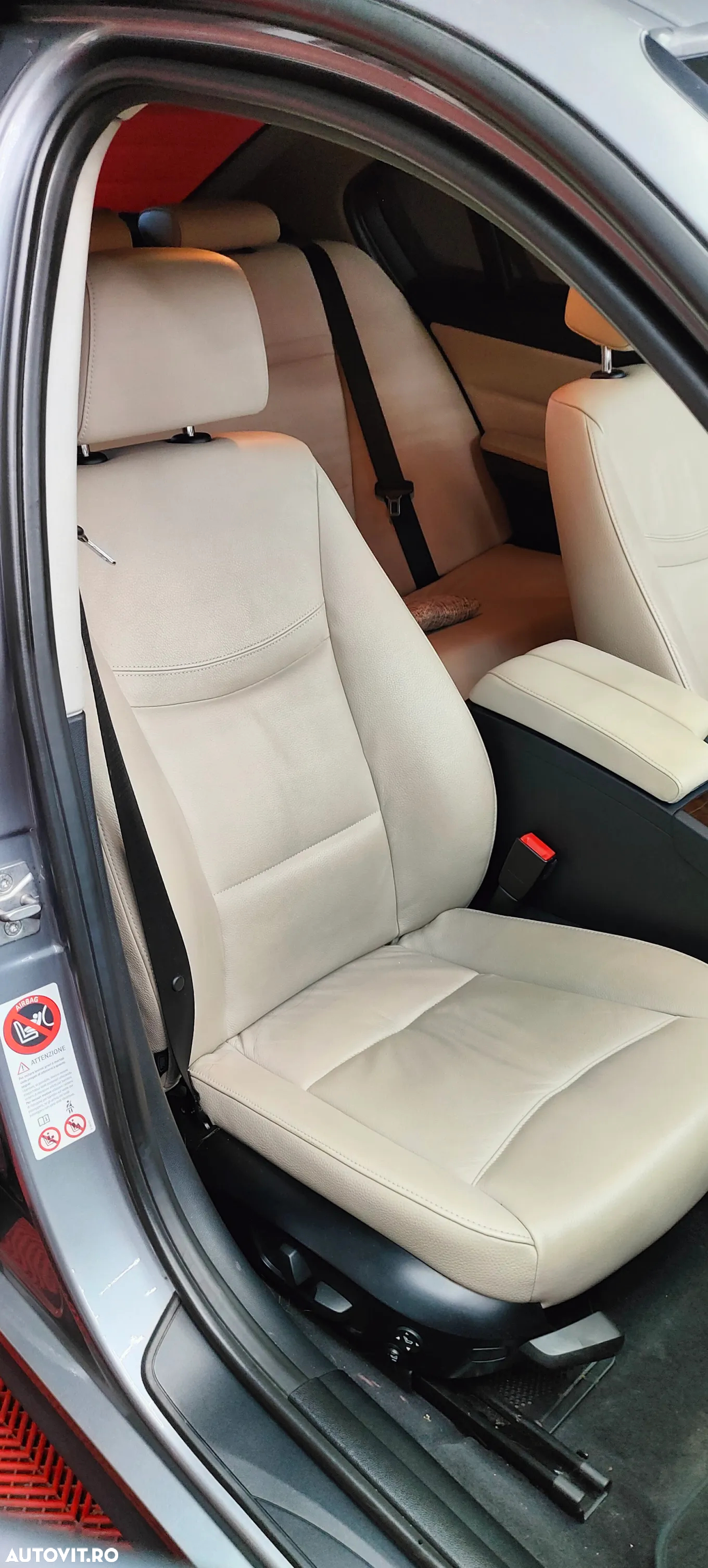 BMW Seria 3 320i - 6