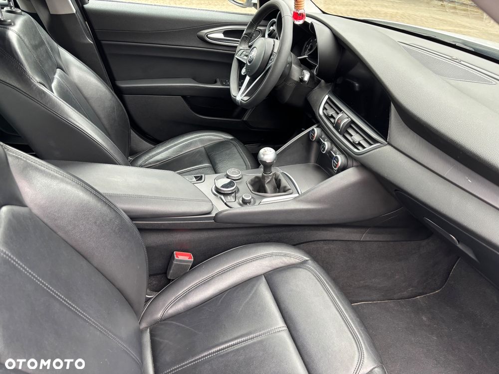 Alfa Romeo Giulia 2.2 D Turbo Super - 9