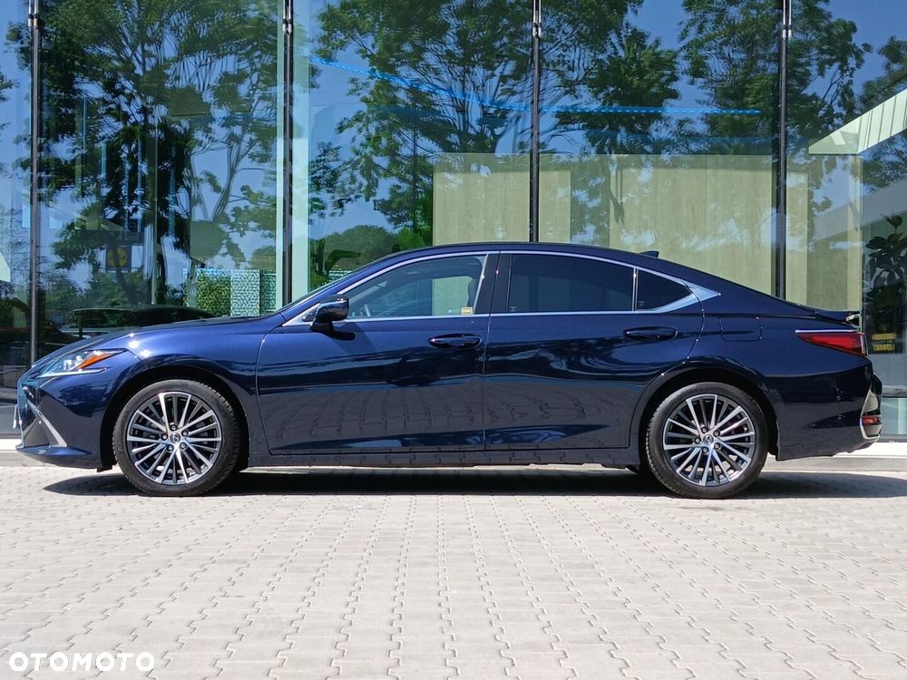 Lexus ES - 3