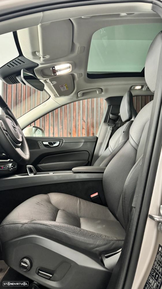 Volvo XC 60 2.0 T6 PHEV Black Edition - 16