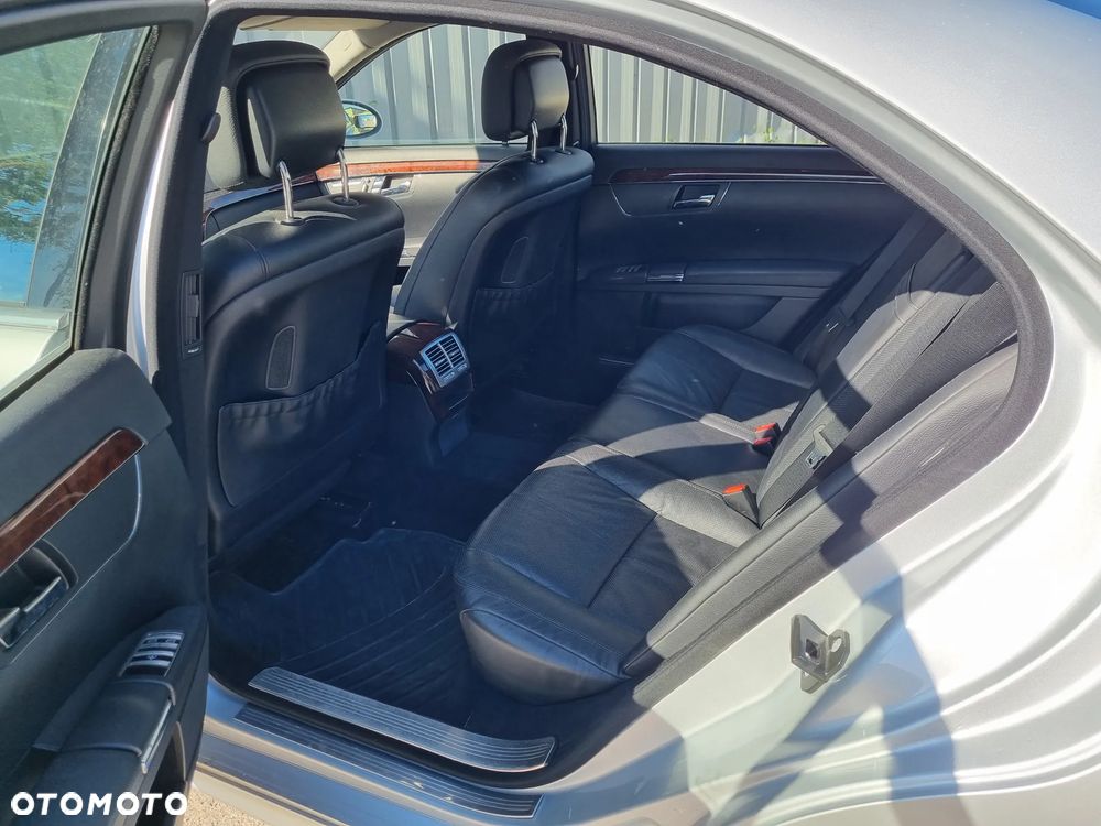 Mercedes-Benz Klasa S 500 4Matic 7G-TRONIC - 17