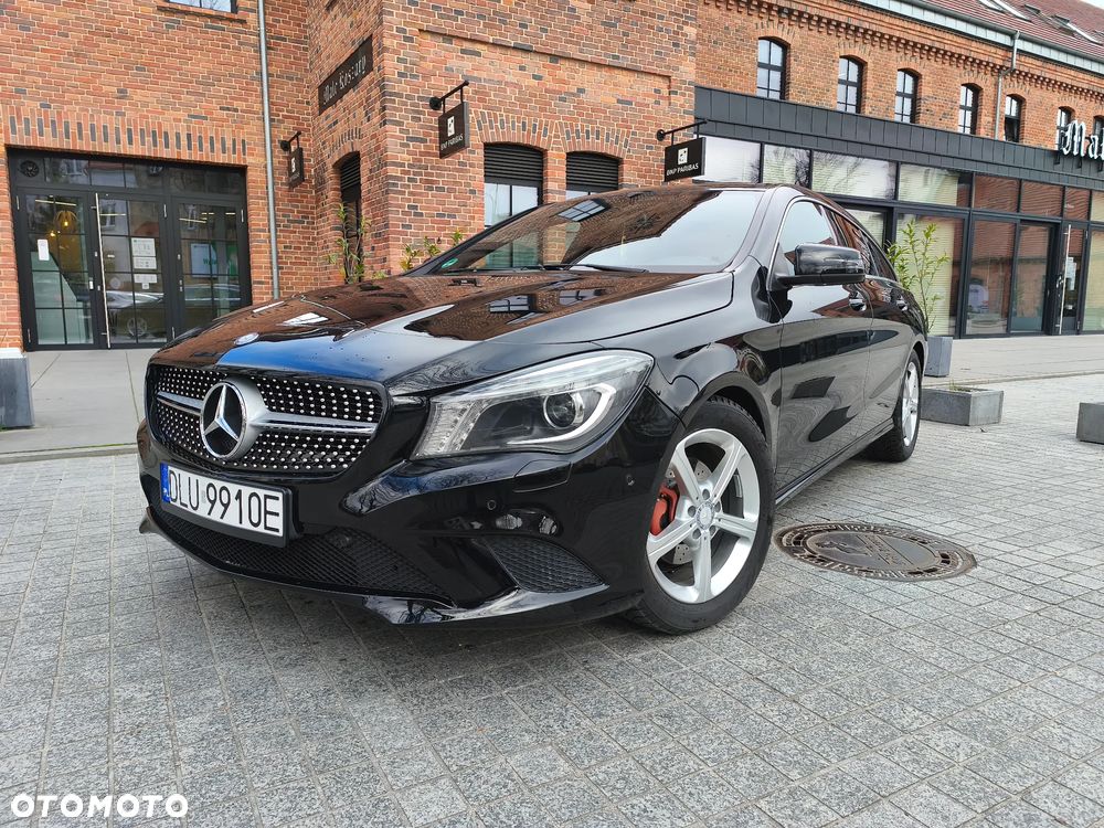Mercedes-Benz CLA 180 AMG Line - 4