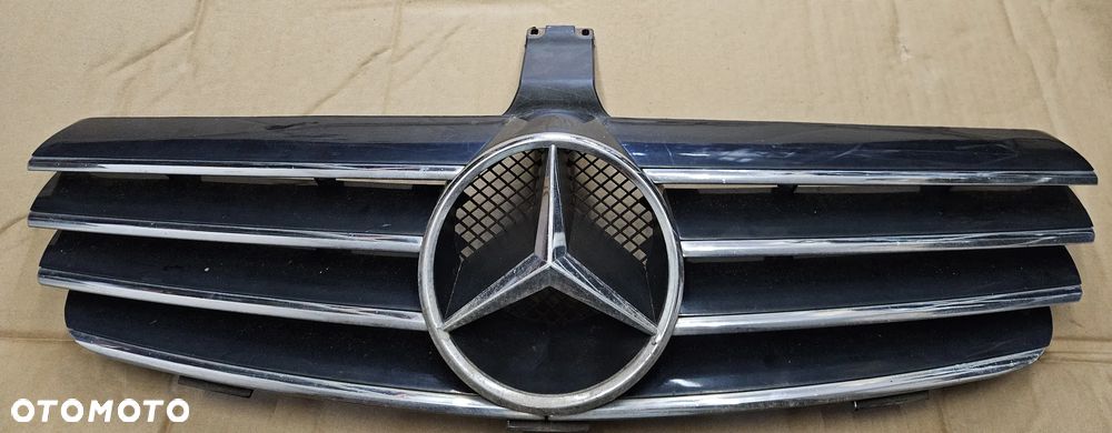 Mercedes CLK  W209 A209 grill atrapa - 1