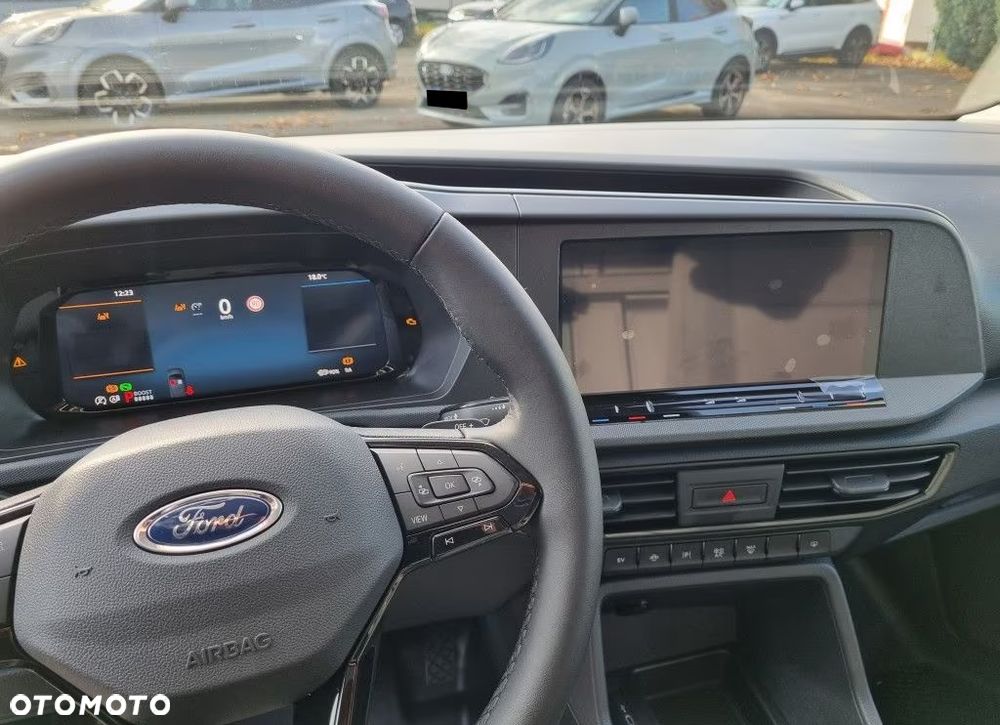 Ford Transit Connect - 11