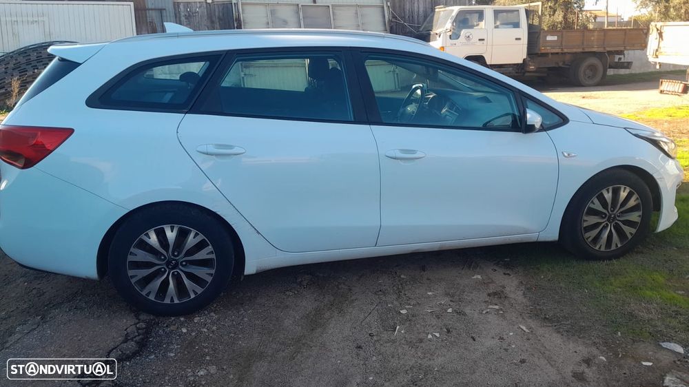 Kia Ceed SW 1.0 T-GDI Drive - 6