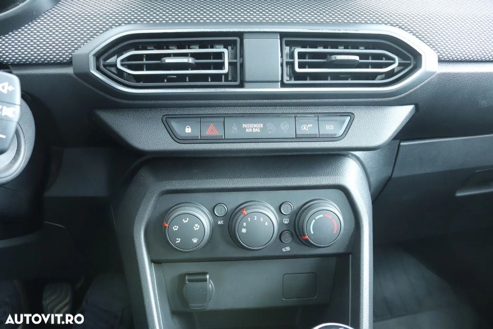Dacia Logan TCe 90 MT6 Comfort - 24
