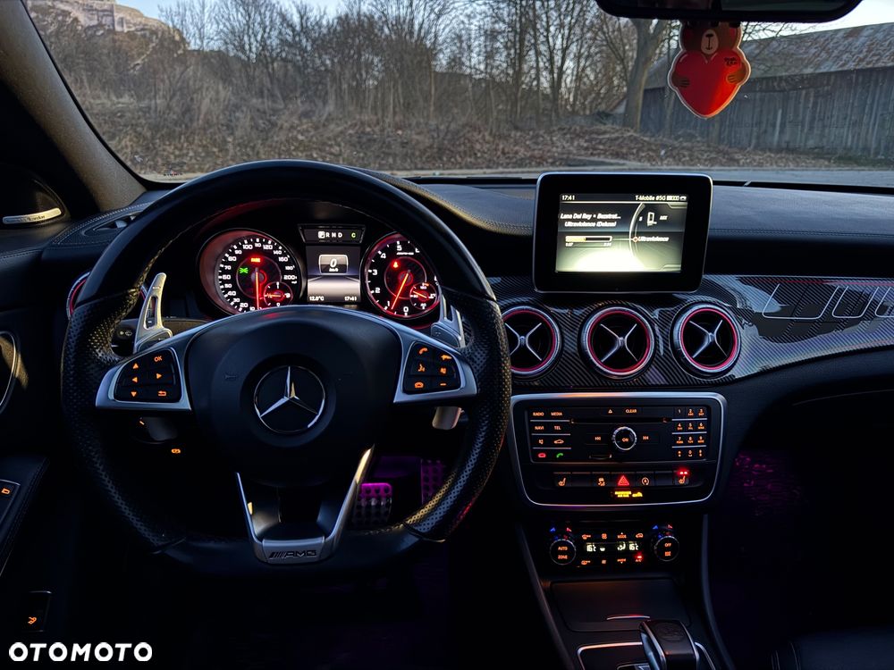 Mercedes-Benz CLA 45 AMG 4Matic 7G-DCT - 10