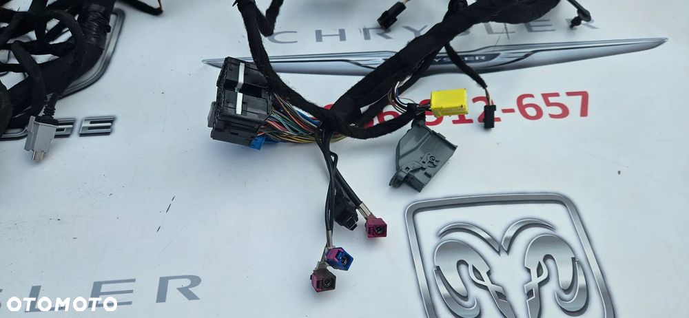 Dodge Durango III LIFT 2021- Instalacja deski Wiązka kokpitu pod dużą nawigację Instalacja radia  Kostki Wtyczki Kable - 2