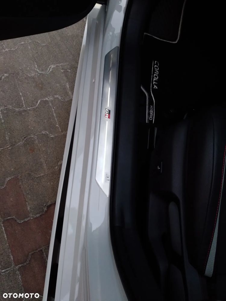 Toyota Corolla 1.8 Hybrid GR Sport - 8