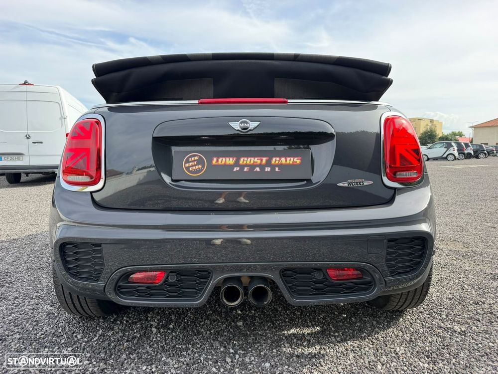 MINI Cabrio John Cooper Works - 37