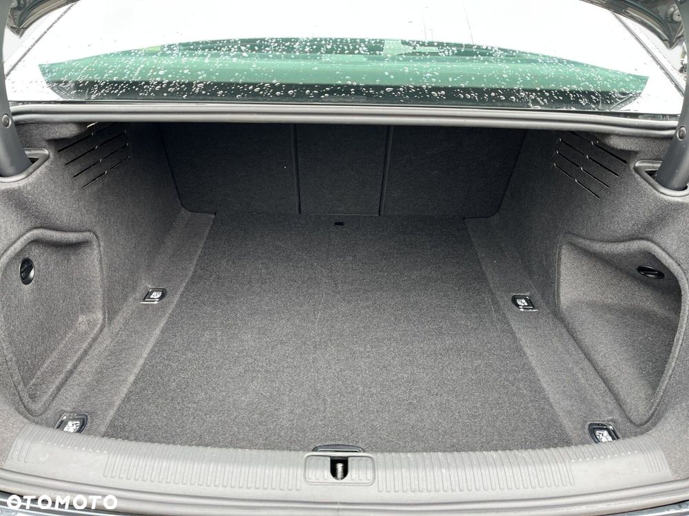 Audi A4 Limousine - 18