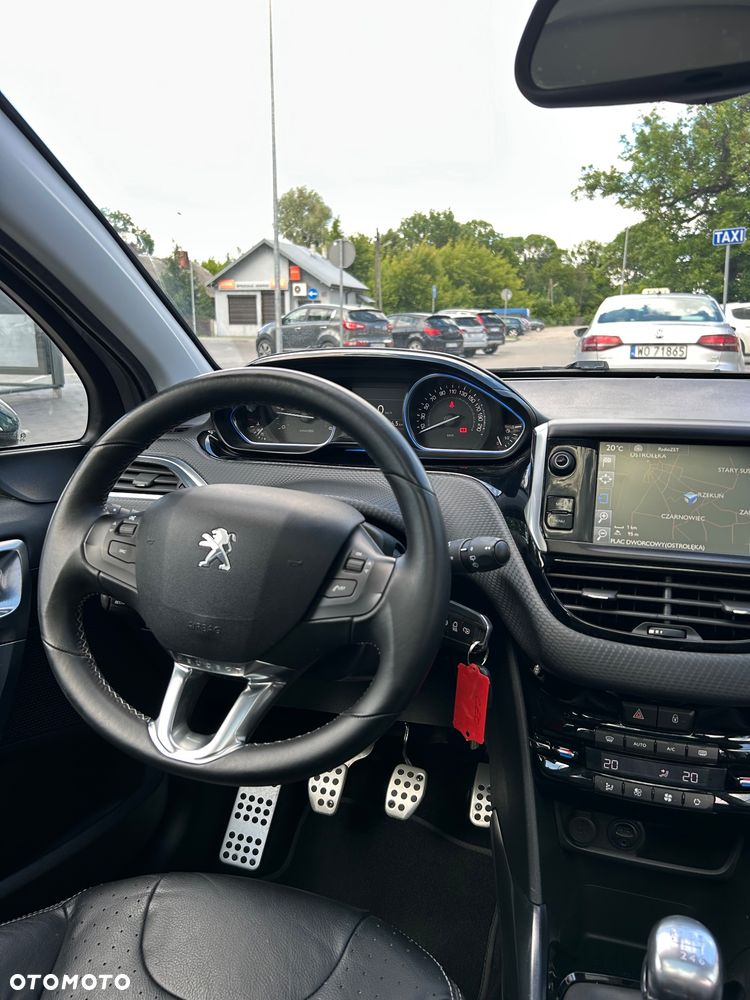Peugeot 2008 1.6 e-HDi Allure S&S - 19