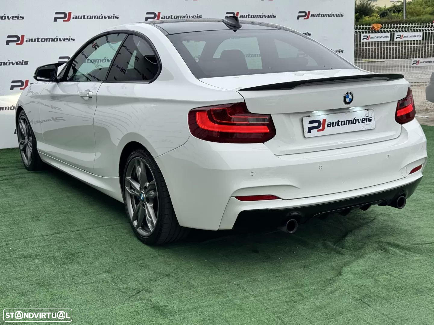BMW M235i Coupe - 10