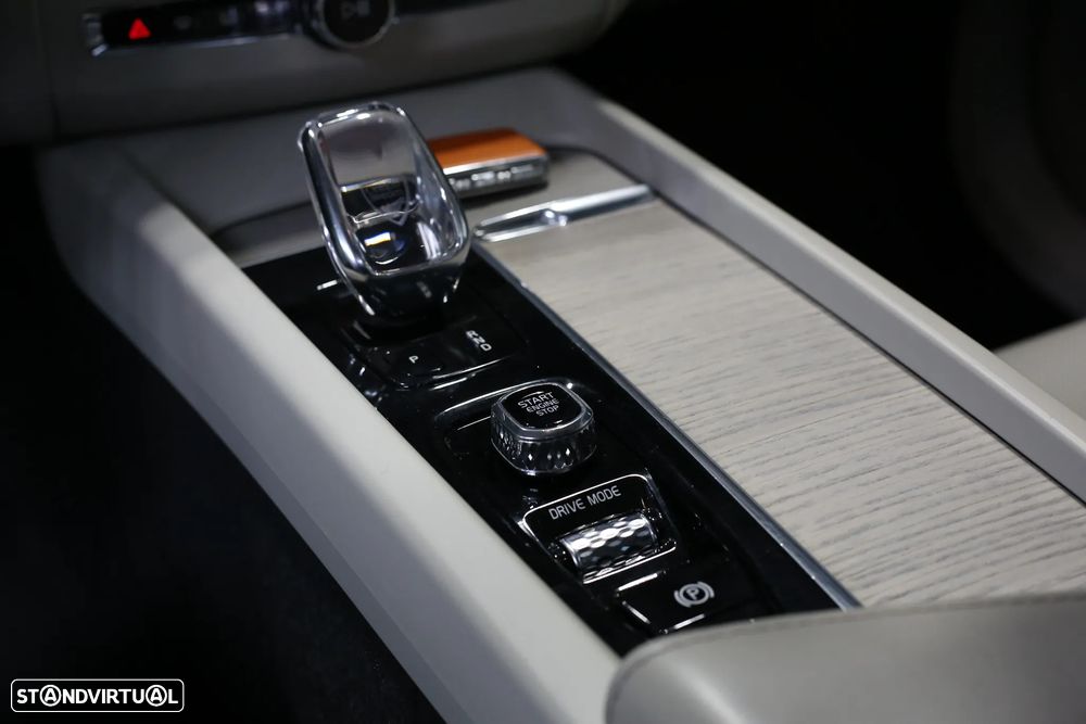 Volvo XC 60 2.0 T6 PHEV Inscription Expression AWD - 23