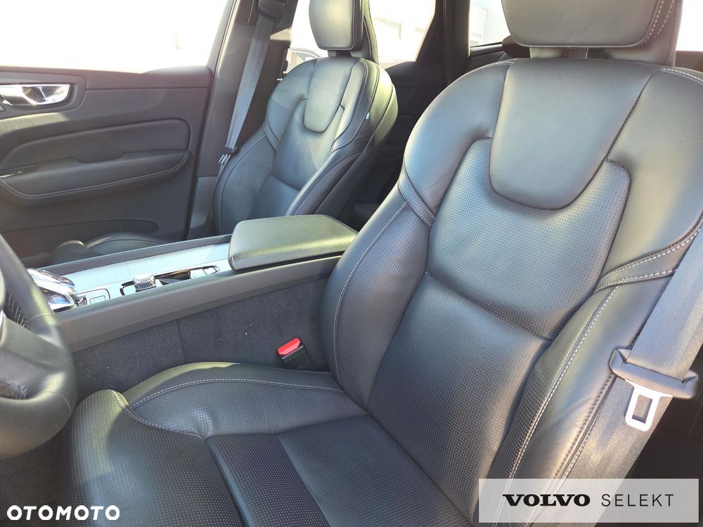 Volvo XC 60 B5 B AWD Ultra Black Edition - 16