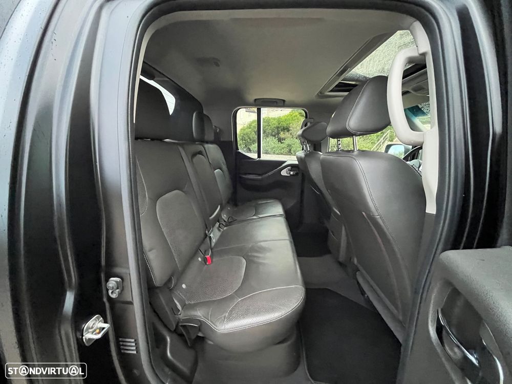 Nissan Navara 3.0 dCi V6 CD LE AT 4WD - 29