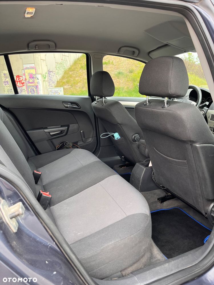 Opel Astra 1.6 Enjoy - 12