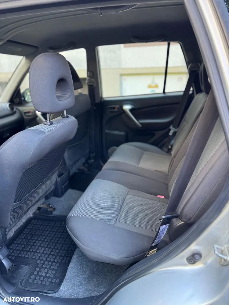 Toyota RAV4 2.0 D-4D Limited - 6