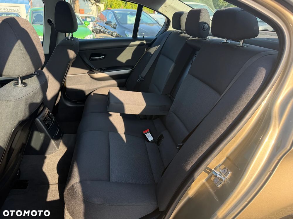 BMW Seria 3 320i - 20