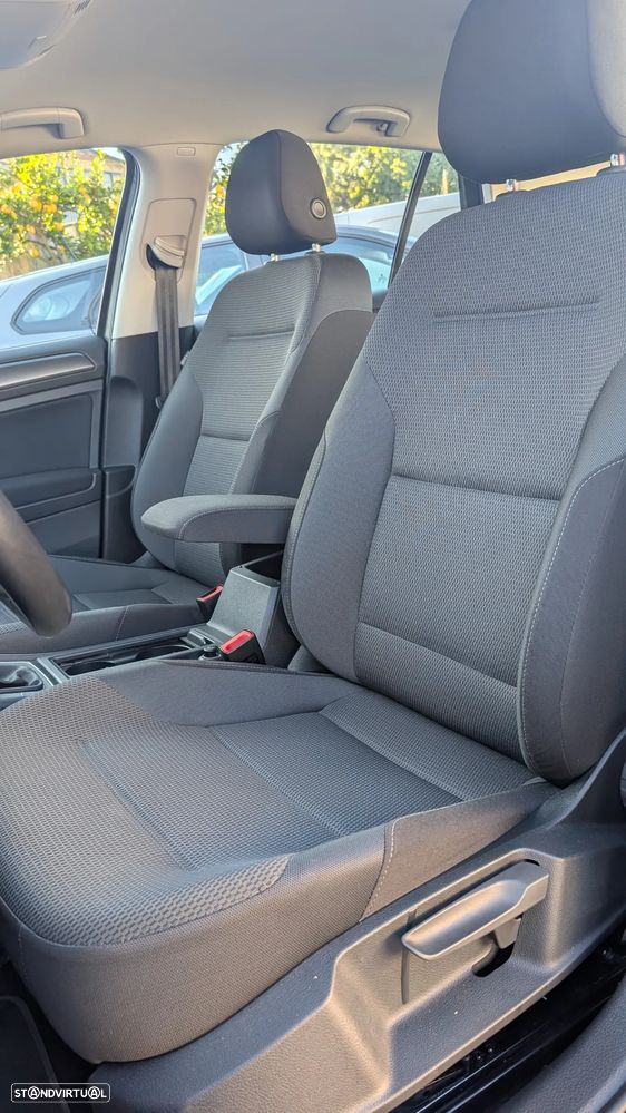 VW Golf 1.6 TDI Confortline - 14