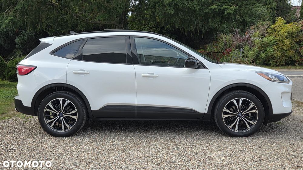 Ford Kuga 2021 photo 3