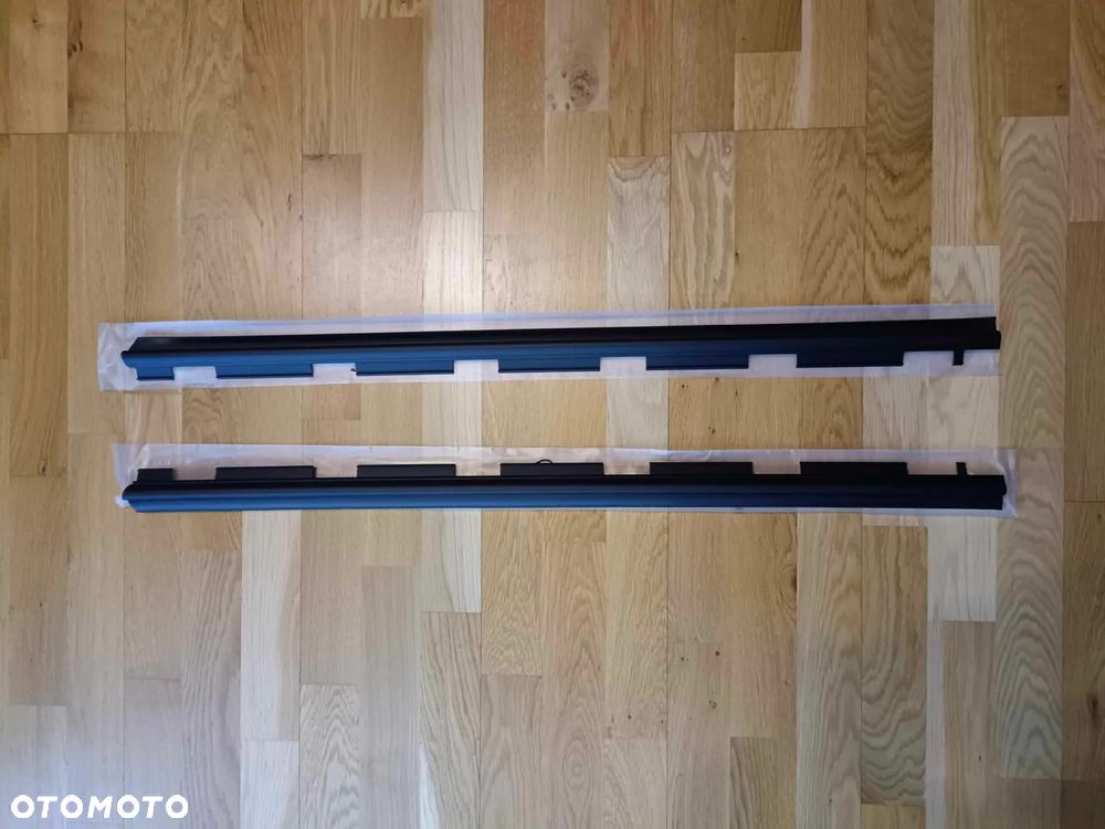 LISTWY ZGARNIAJACE LISTWA ZGARNIAJACA DRZWI PRZEDNICH PRZOD PRZEDNICH LEWA PRAWA LEWYCH PRAWYCH SZYBY LEWEJ PRAWEJ USZCZELKA CADILLAC ESCALADE CHEVROLET GMC R20 R2500 R30 R3500 V30 V3500 PICKUP GMT400 - 2