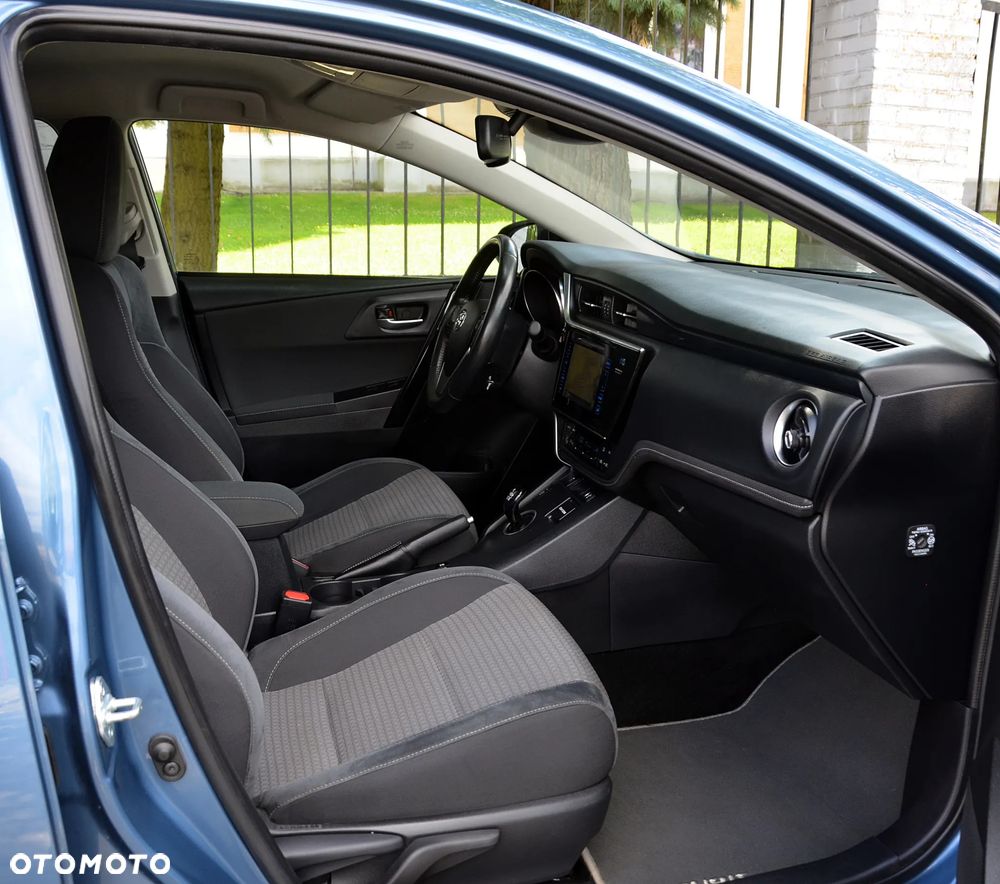 Toyota Auris Hybrid 135 Prestige - 13