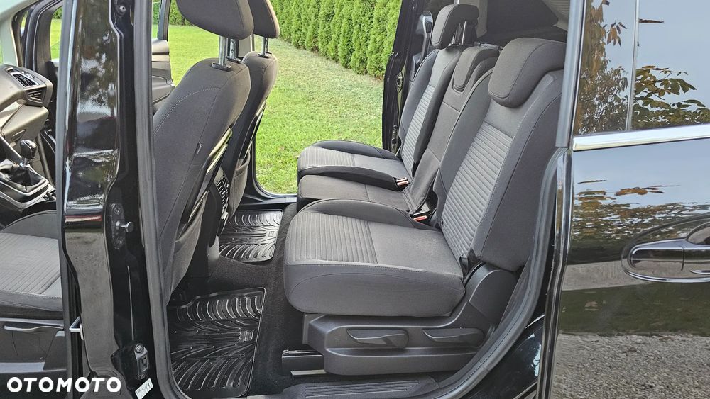 Ford Grand C-MAX - 12