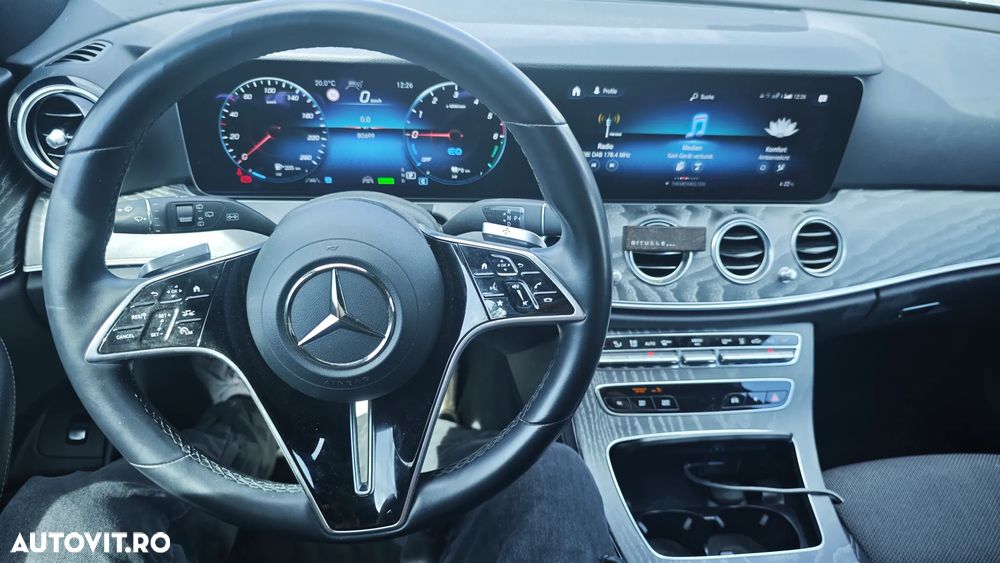 Mercedes-Benz E - 12