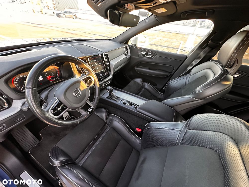 Volvo XC 60 T5 AWD R-Design - 8