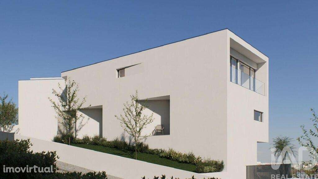 Casa / Villa T3 em Fânzeres e São Pedro da Cova de 163,00 m2 - Grande imagem: 2/15